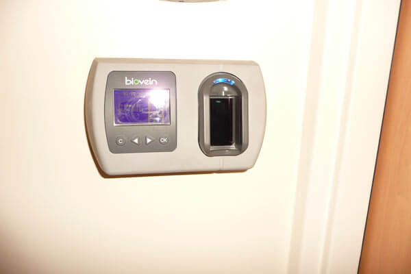 Réalisation Contrôle d'Accès & Sécurité